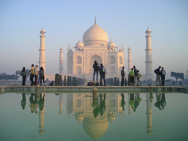 delhi to agra distance